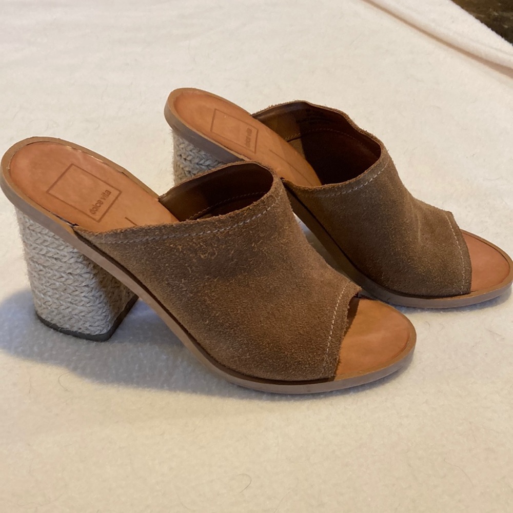 Dolce Vita ‘Alycia’ suede sandals size 8M